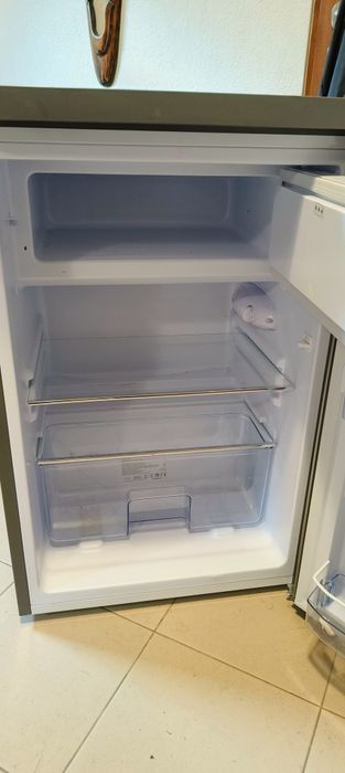 Lodówko-zamrażarka Amica FM137.3X jednodrzwiowe 84,5 cm Srebrna