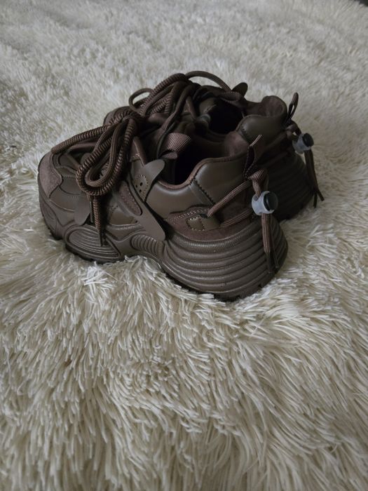 Кроссовкі шоколадні на платформі  36 розмір