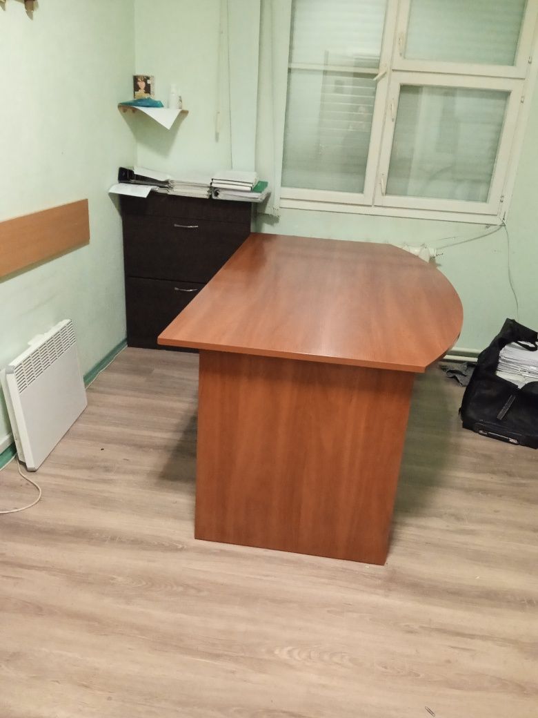 Стіл великий офісний