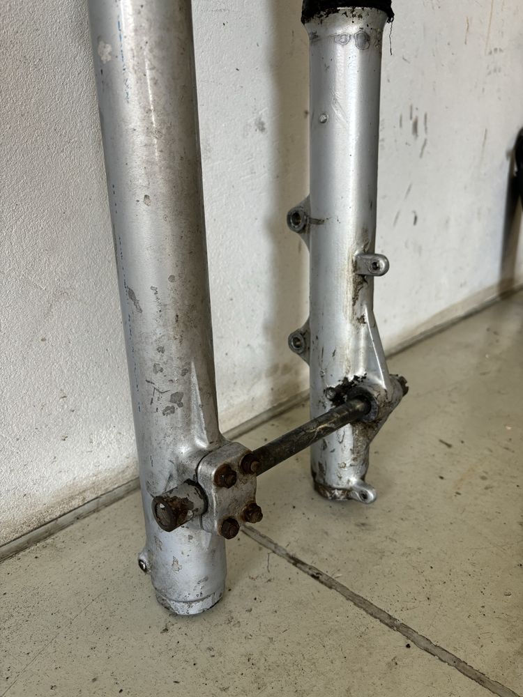 Lagi zawieszenie przednie przód YAMAHA XT600 2KF