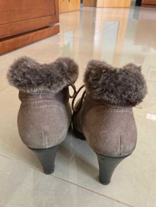 Botins novos, com pelo Marca Tamaris