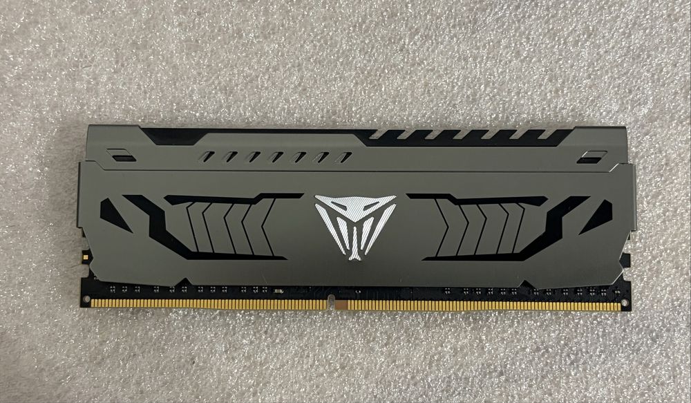 Pamięć Patriot Viper Steel DDR4 8GB 3200MHz CL16 PVS416G320C6K