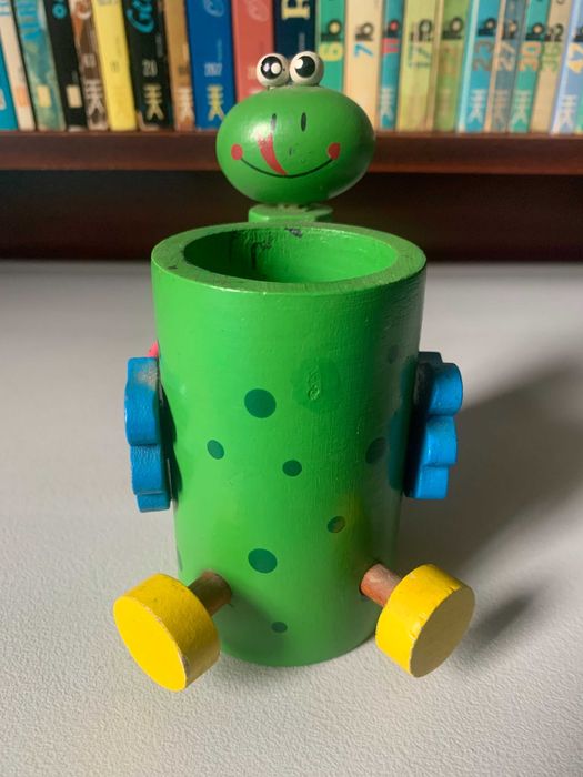 Figura Decorativa - Recipiente para Lápis / Canetas