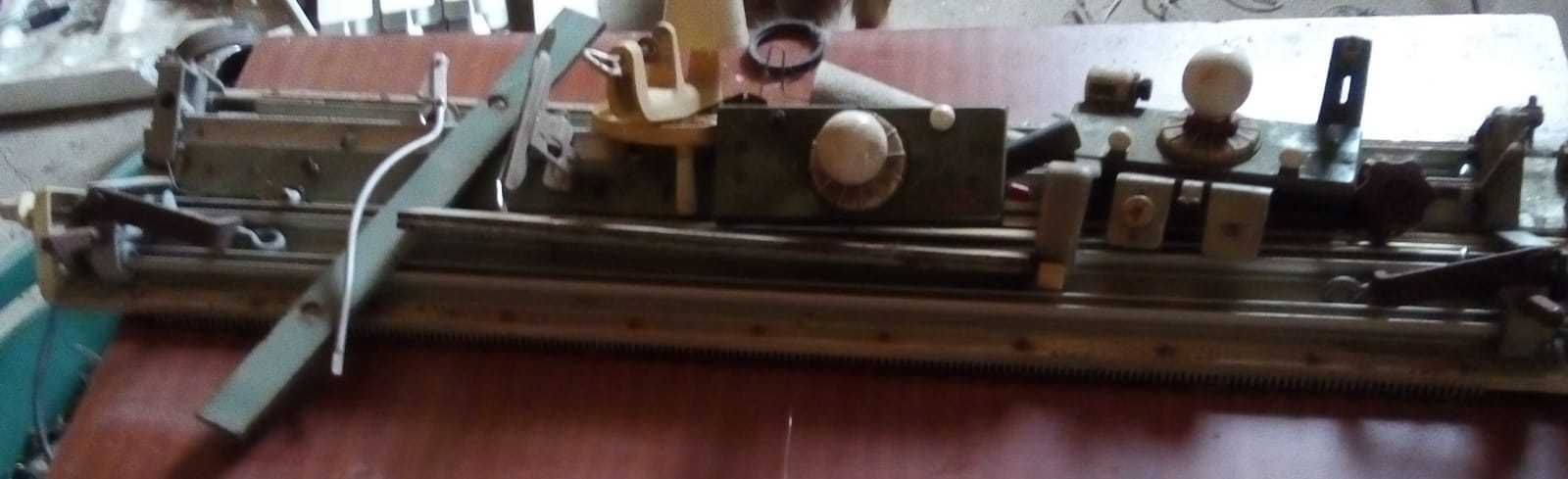 Maquina antiga de fazer tecidos