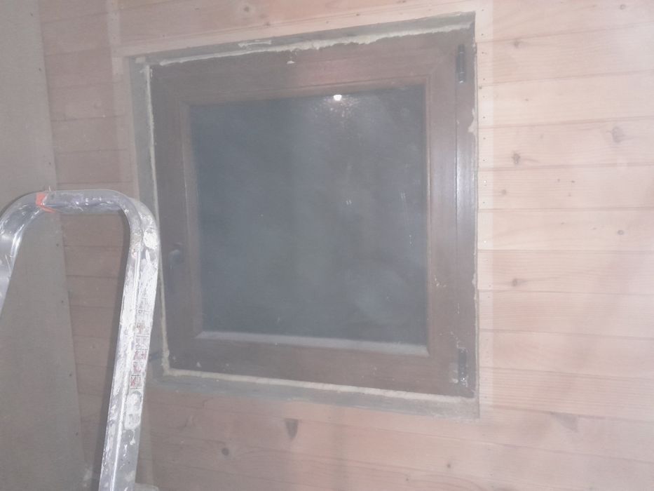 Okno 90/90 zloty dąb