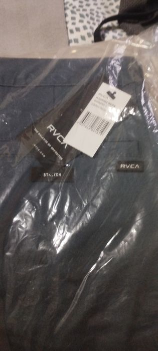 Calções RVCA azul marinho novos tamanho 30