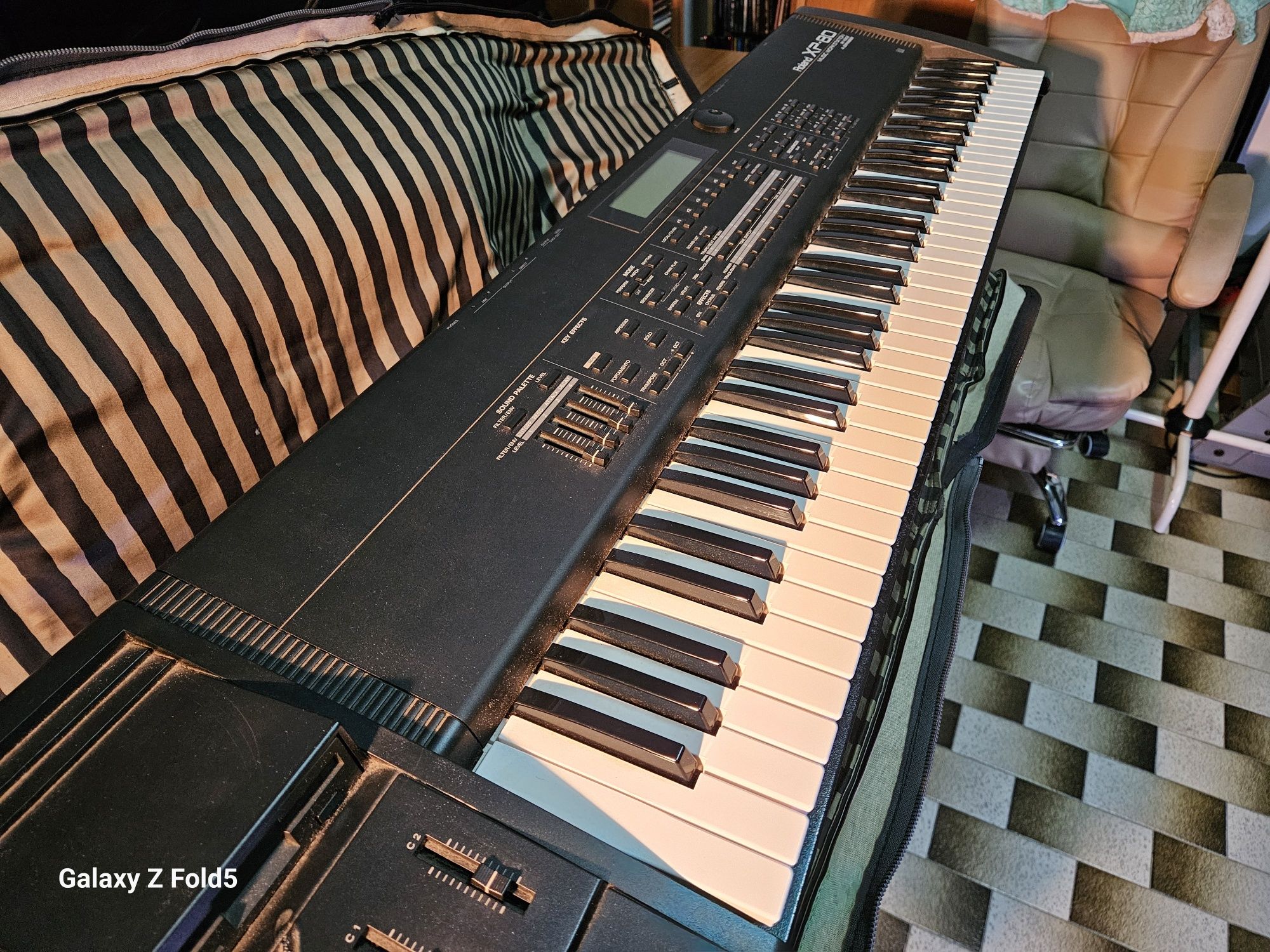 Workstation Roland XP 80 com imensos extras