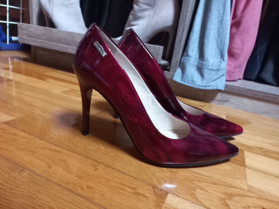 Skórzane szpilki giulio santoro 37