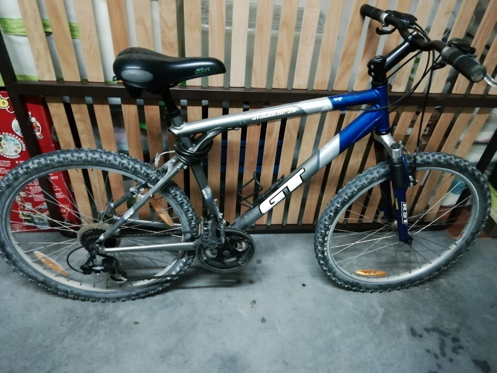 Bicicleta BTT GT avalanche 3.0