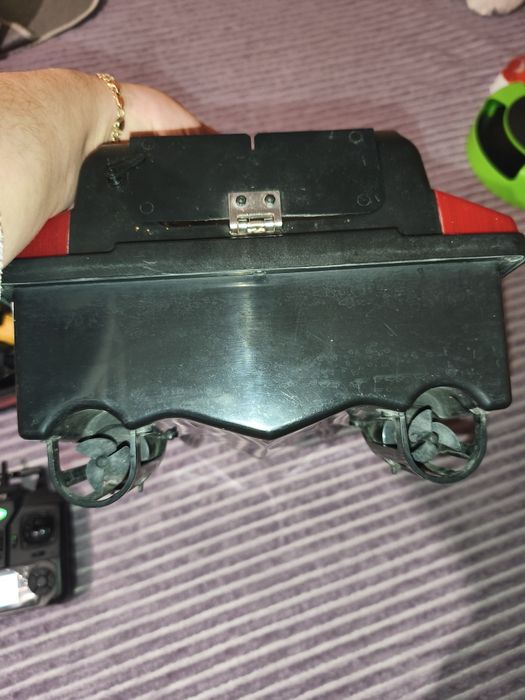 Продам карповый кораблик и эхолот.