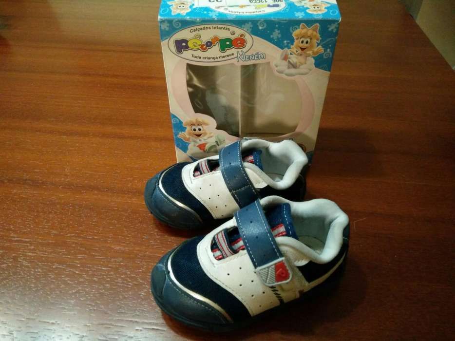 Sapatos, sapatilhas e sandálias