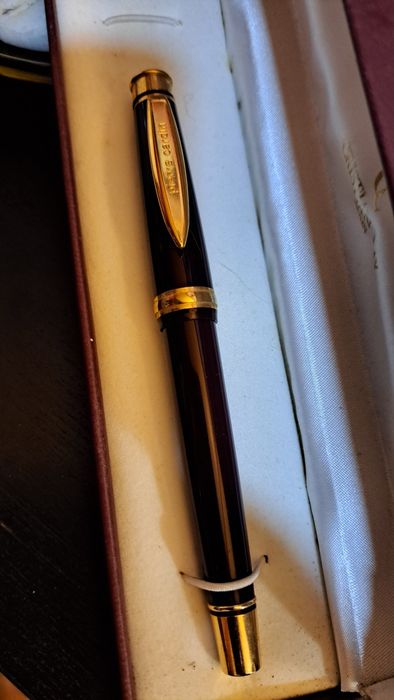 Caneta de aparo vintage Pierre cardin.