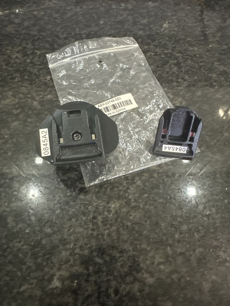 Adaptador de 3 e 2 pinos