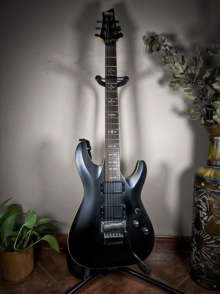 Guitarra Schecter Demon-6 com Floyd Rose + Captadores Duncan Designed