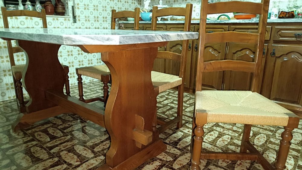 Mesa e cadeiras cozinha