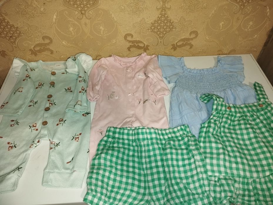 Одяг на дівчинку