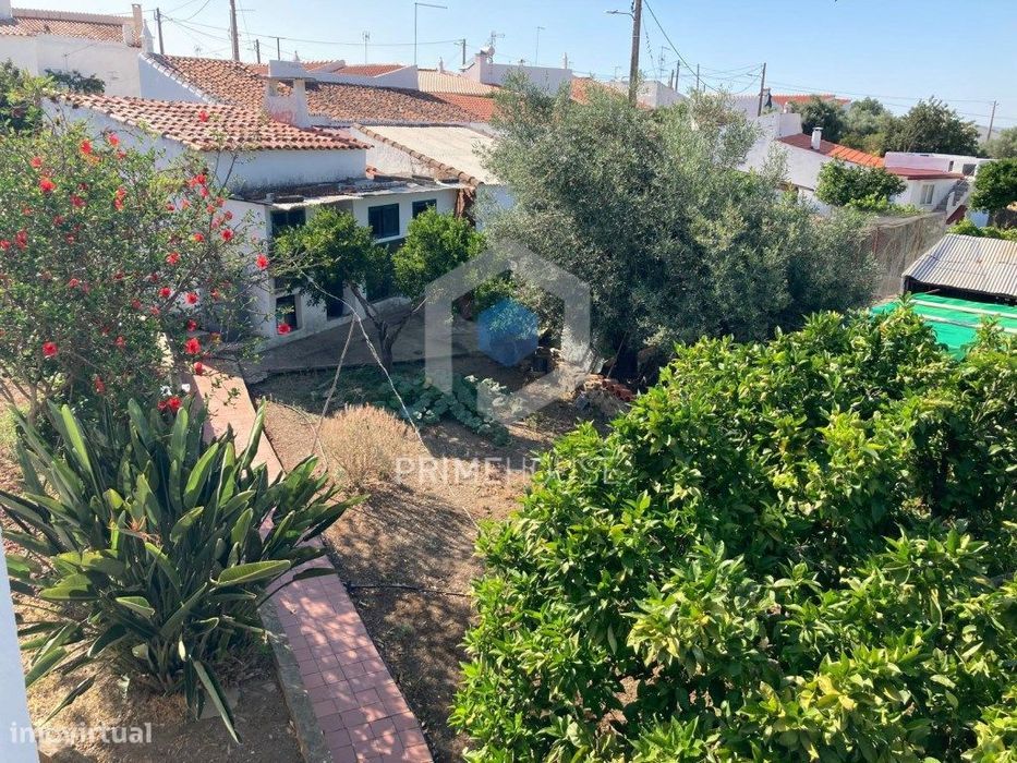 Moradia T2 térrea pronta a habitar, mobilada, localizada Monte de S...