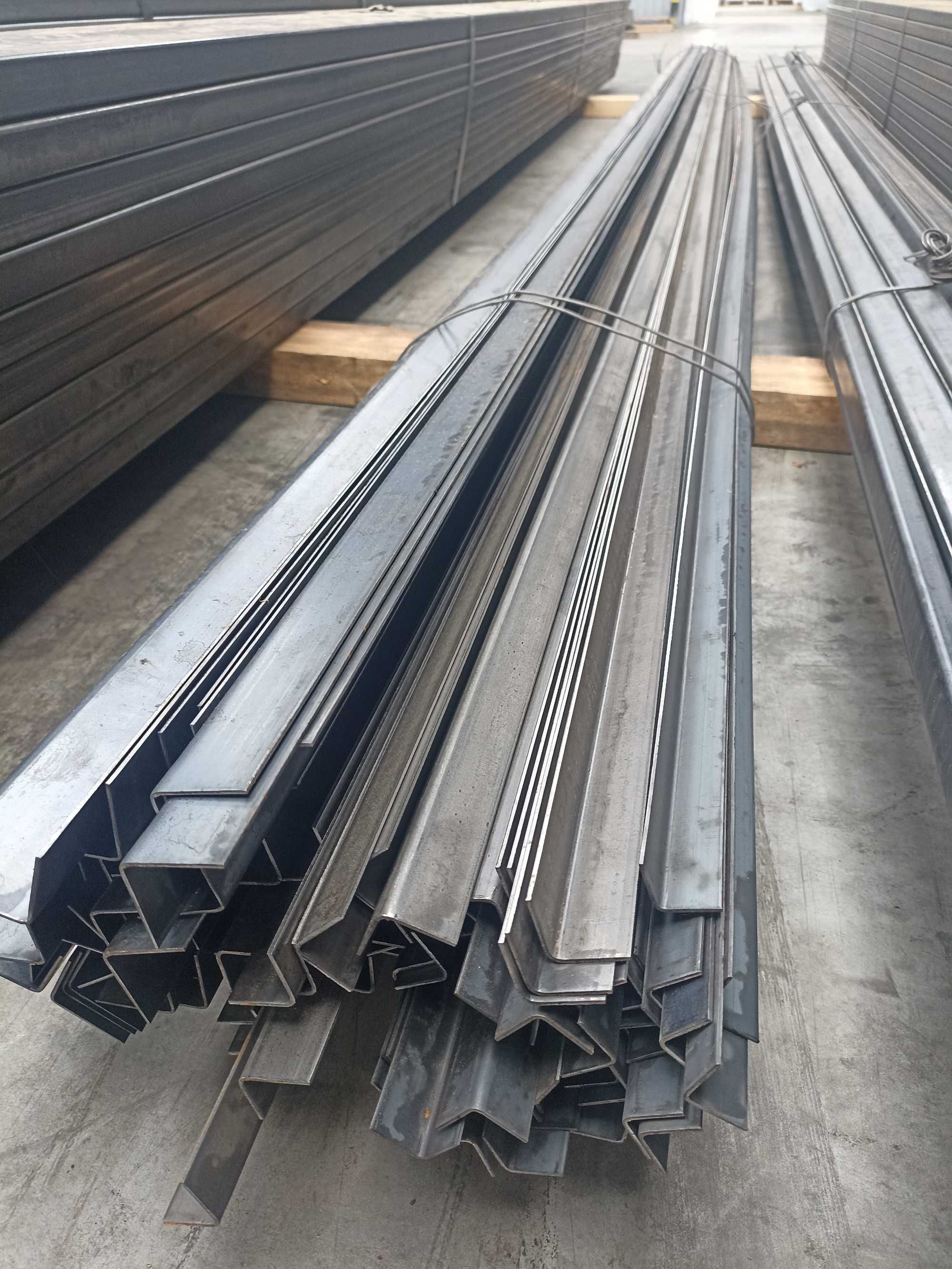 Kątownik z/g 30x30x2 s235 stalowy stal kątowniki 30 2 ocynk