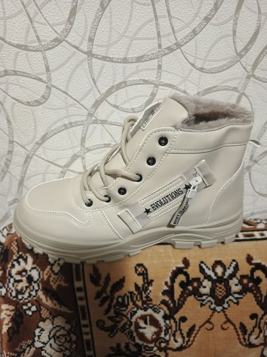 Зимові чоботи великого розміру