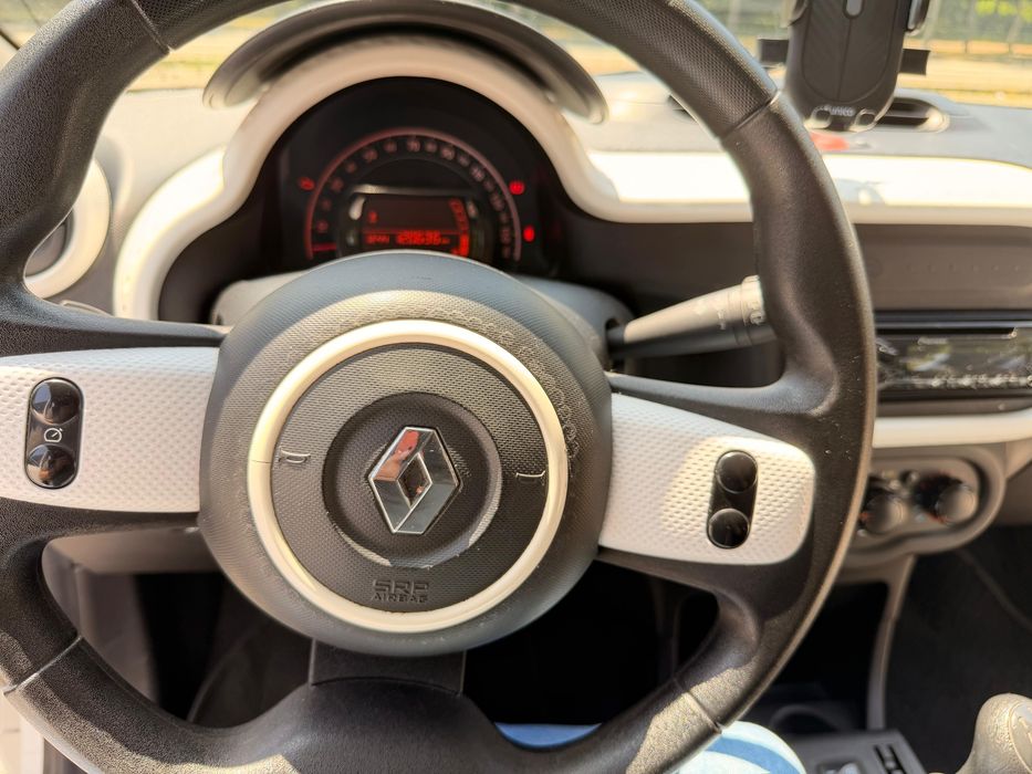 Renault Twingo 1.0 SCe (2016) – Citadino Impecável e Económico — foto 3