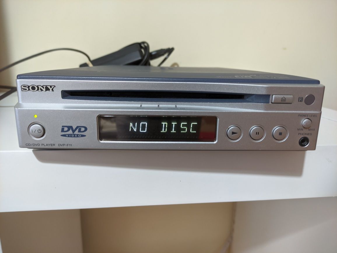 Leitor de DVD Sony DVP-F11 antigo.