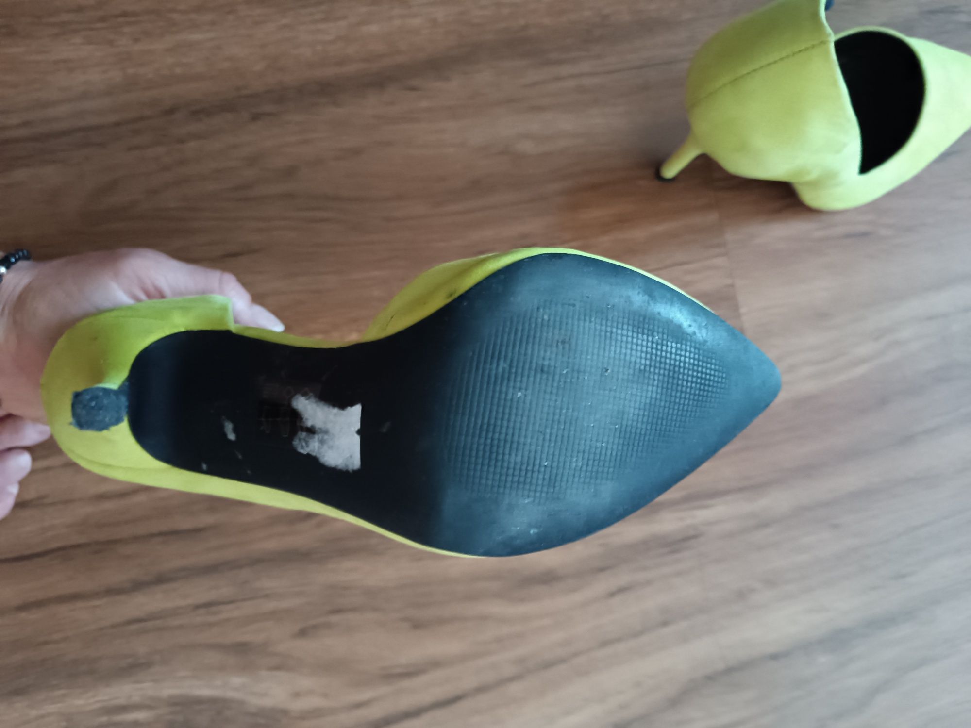 Buty neonowe rozmiar 39 event&odd.
