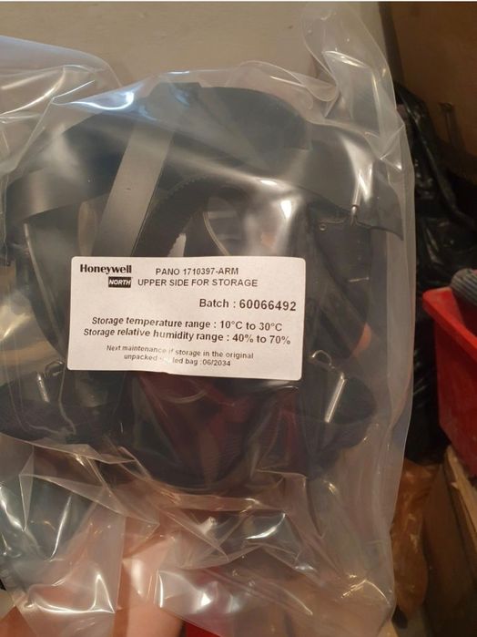 Maska pełna firmy Honeywell.