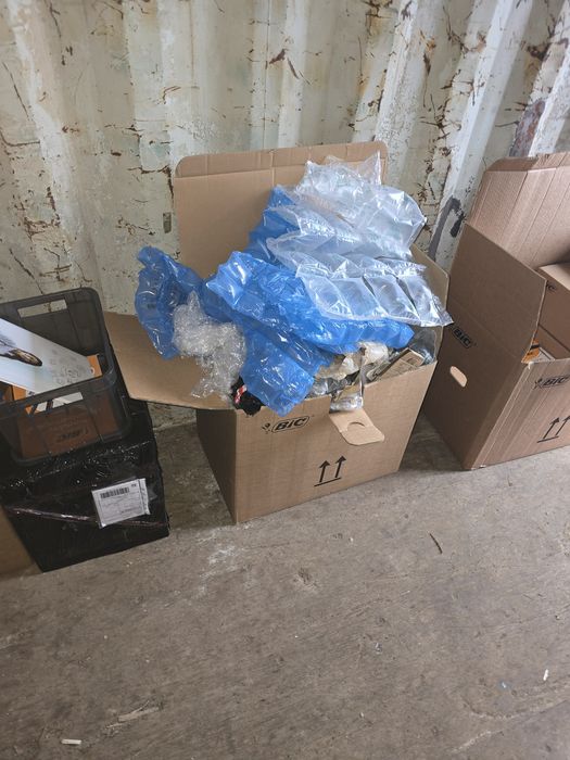 Oddam kartony i wypelniacze