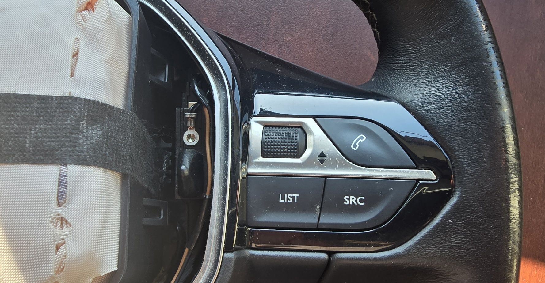 Volante Peugeot com Airbag