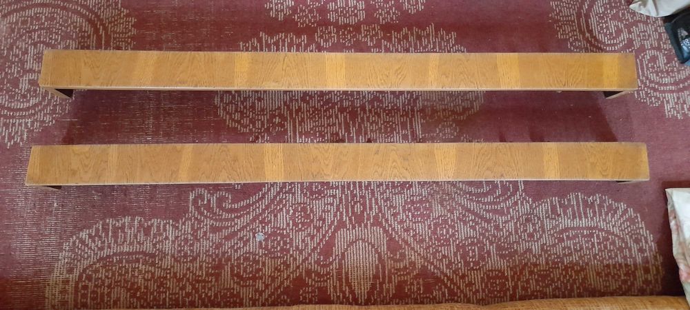 Drewniany karnisz retro, vintage.