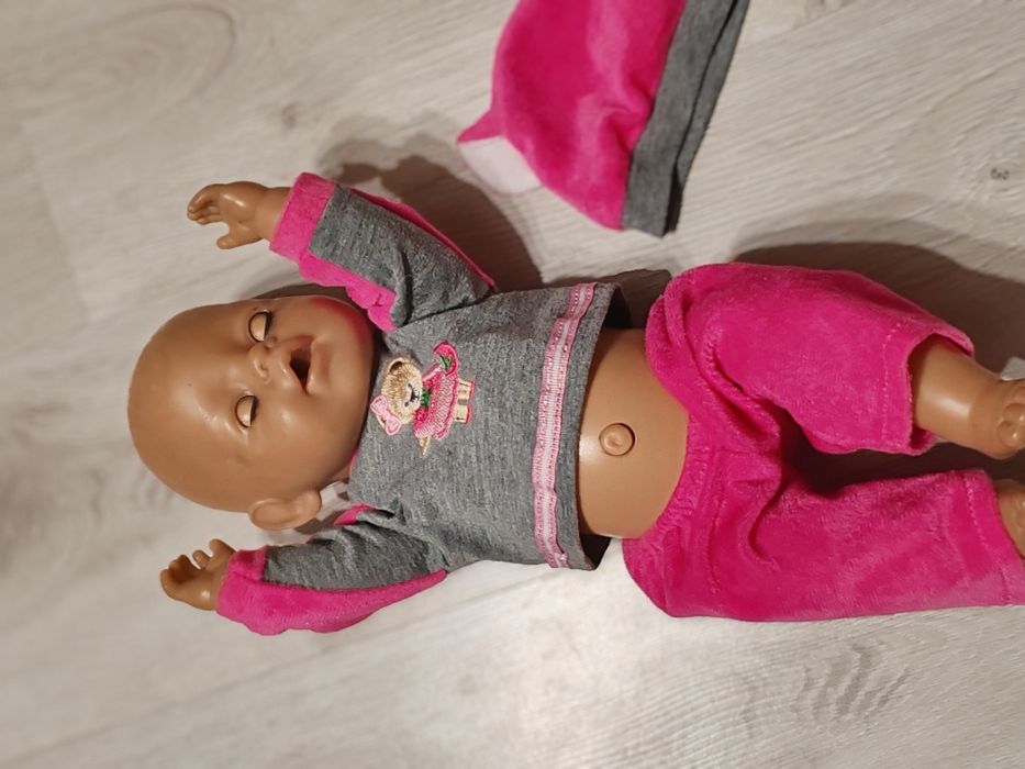 Bobas baby born siusia i płaczę