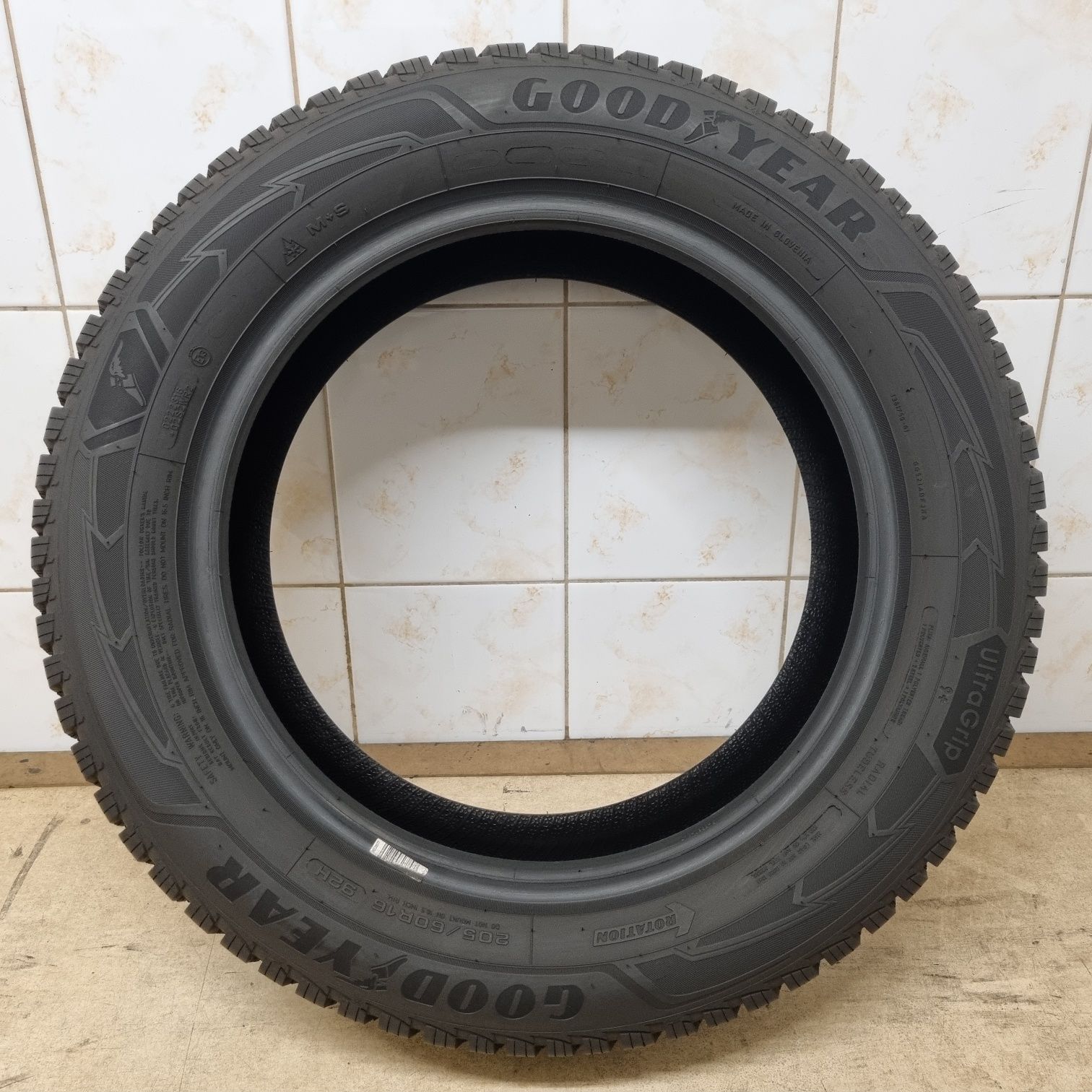 1 opona zimowa 205/60 R16 92H GoodYear UltraGrip 9+