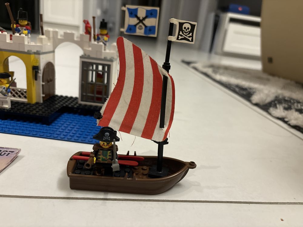 Lego 6267 Pirates Lagoon Lock-up