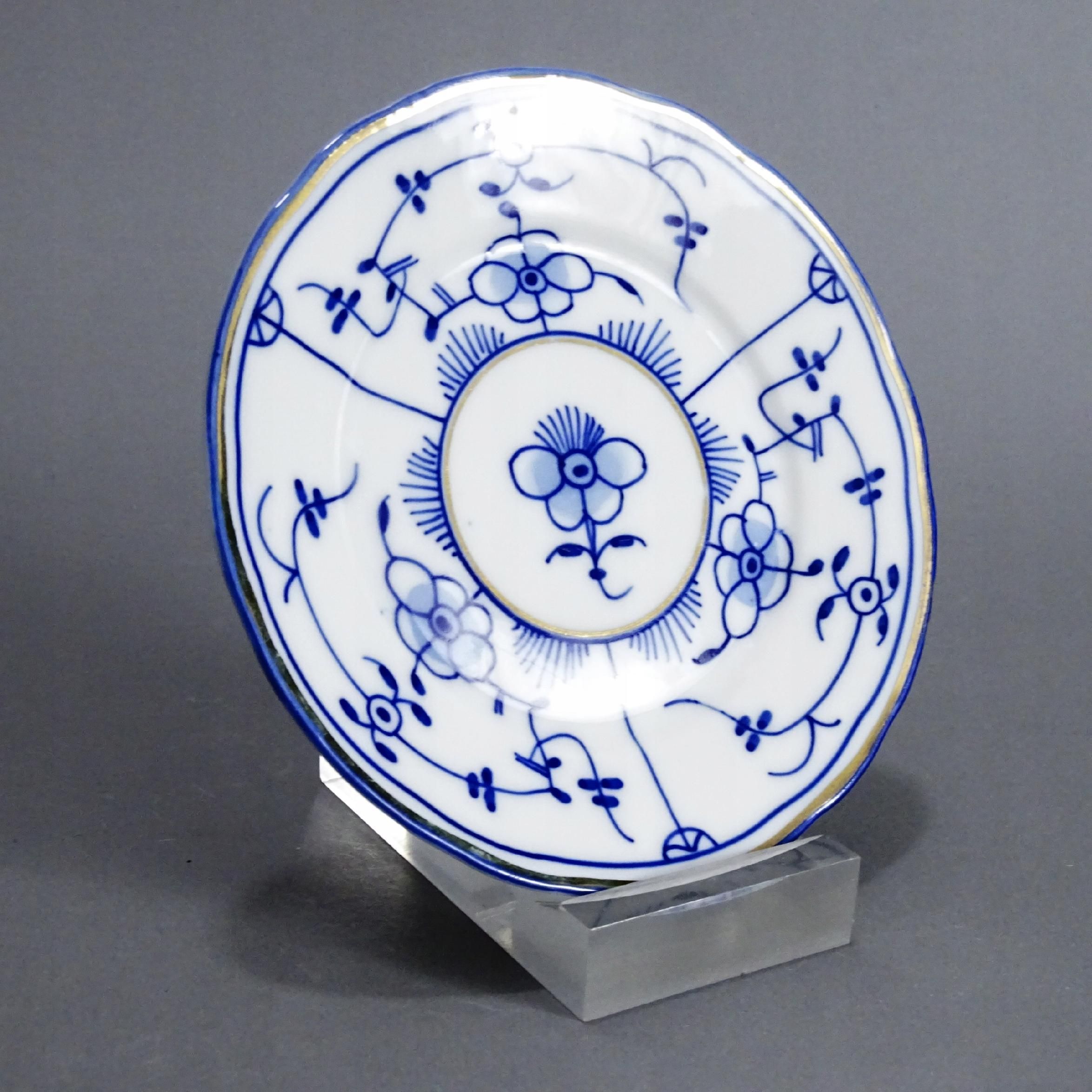 zabytkowy ręcznie malowany talerzyk spodek indish blau wzór słomkowy