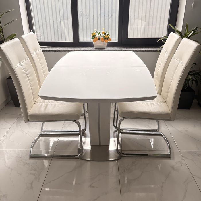 Стіл кухонний з стільцями