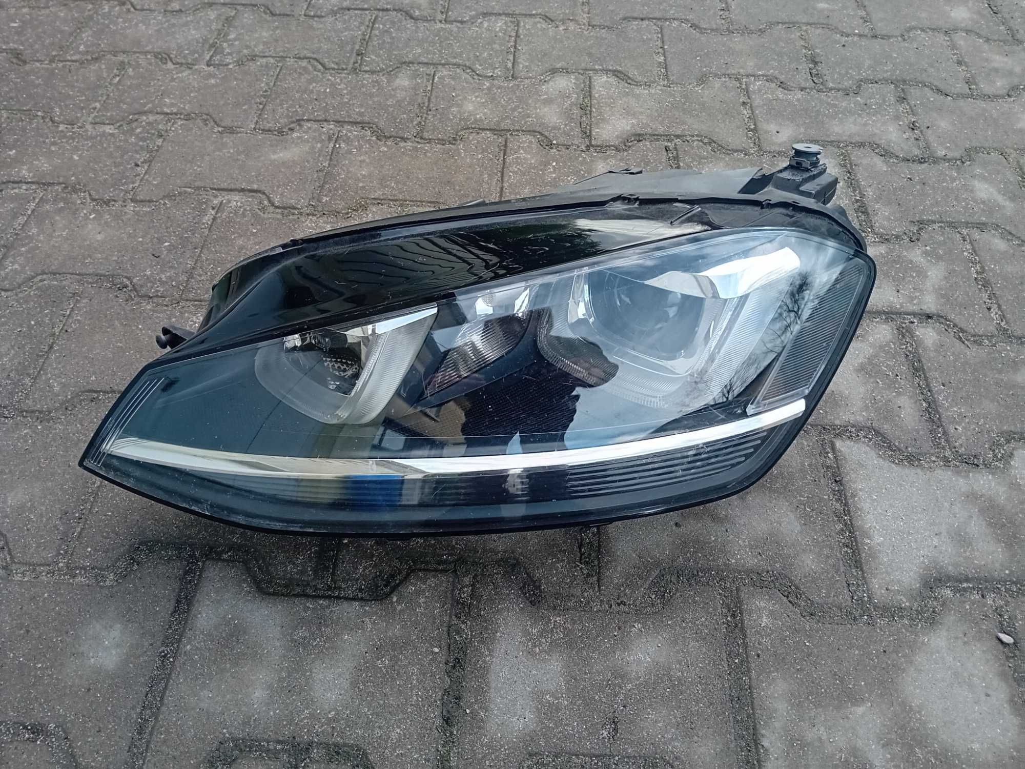 VW Golf VII Bixenon Skrętny z Led reflektor, lampa lewy przód.