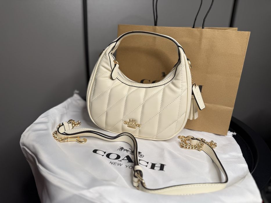 Кожаная сумка женская COACH Quilted Shoulder Bag