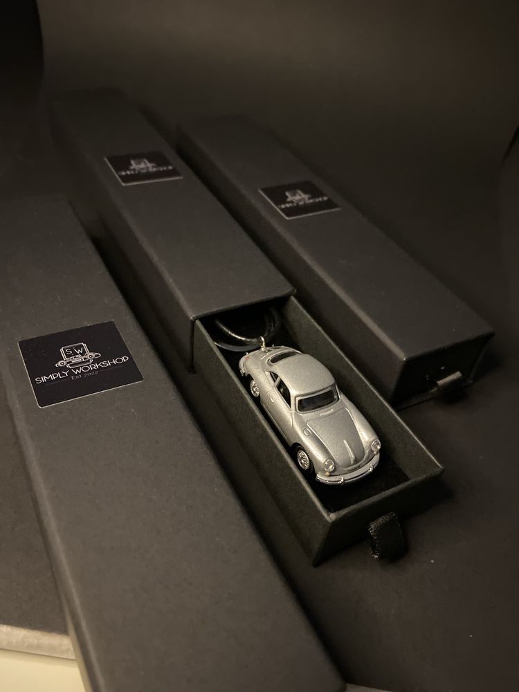 Brelok breloczek Porsche 356 Hongwell 1:72 skóra metal prezent
