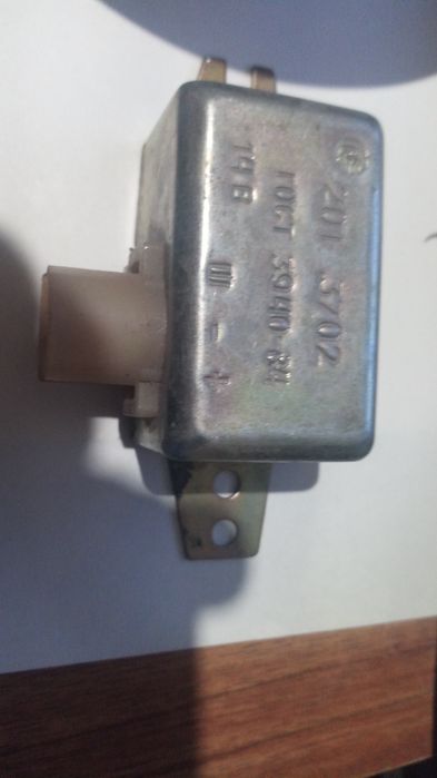 Реле регулятор напряжения 3702
