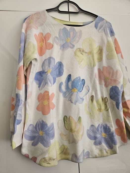 Sweterk włoski w piękne kwiaty