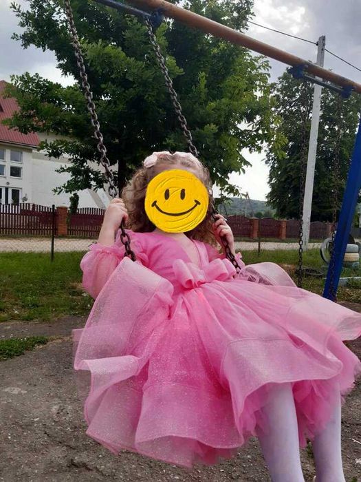 Плаття пишне на дівчинку 128-130