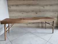 Drewniana rattanowa ławka