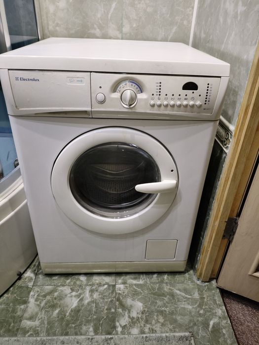 Пральна машина Elecrolux EW1267F