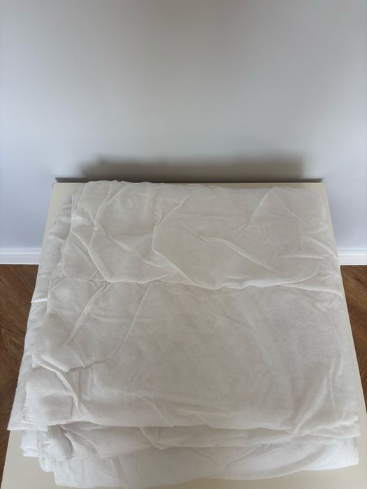 lekka kołdra wakacyjna letnia delikatna chuda IKEA 130x200 cm używana