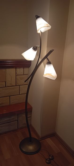 Lampa stojąca pokojowa