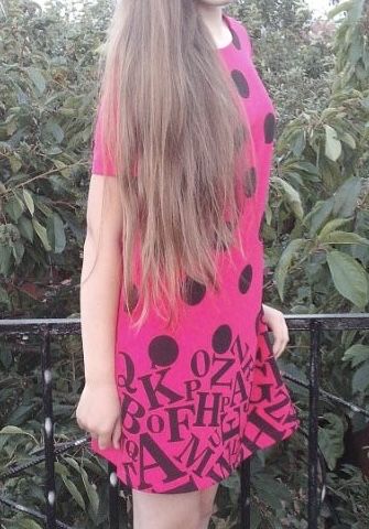 Сукня малинова в горошок