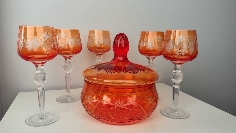 Kieliszki kryształowepomarańczowe PRL