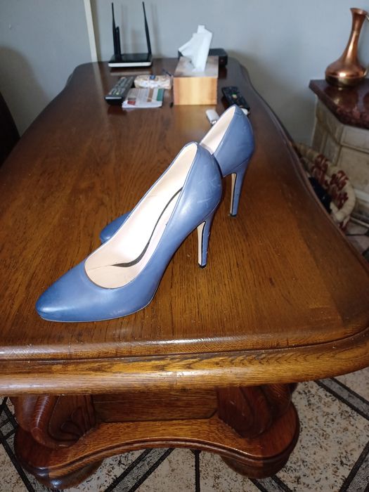 Damskie pantofle na obcasie ,włoskiej firmy Gino Rossi