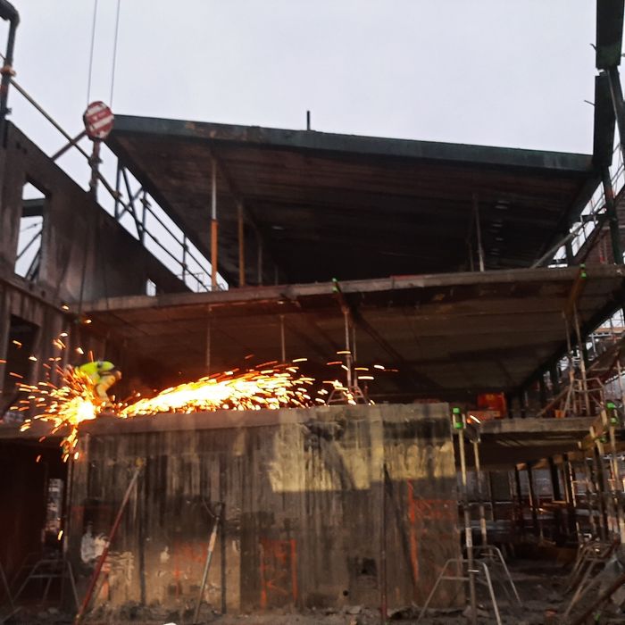 Wyburzacze Rozbiorki Oferujemy cięcie betonu oraz kucie i wiercenie ot