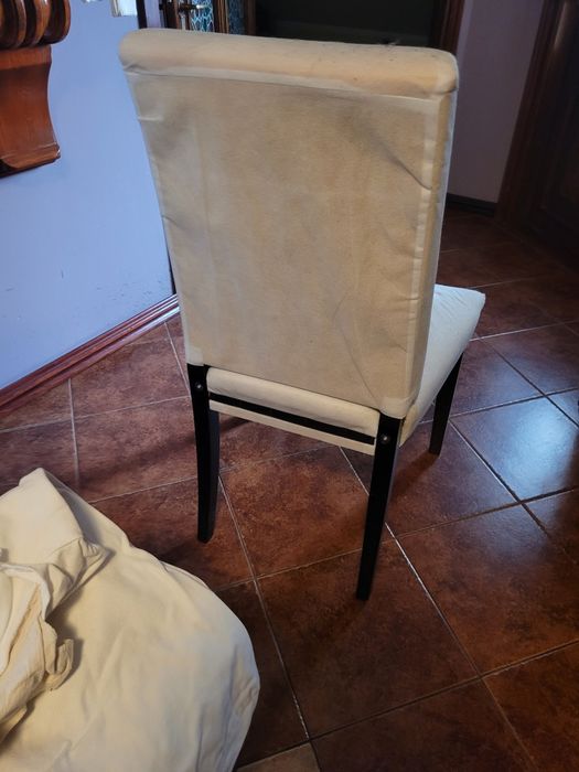 Krzesła z pokrowcami Ikea
